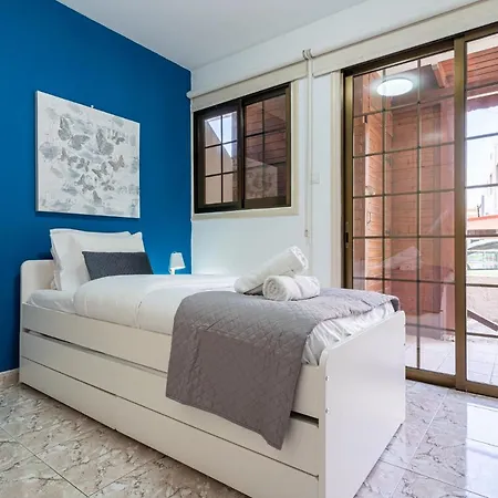 Azure 2-br W/terrace In * 拉纳卡