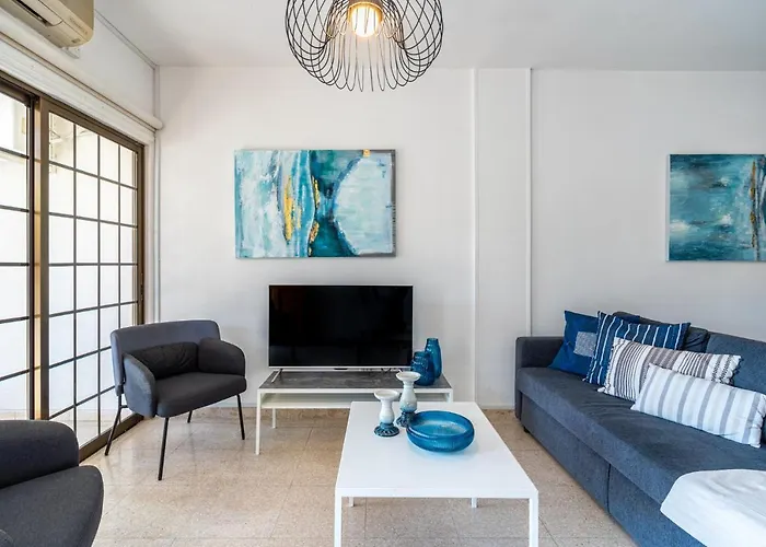 Azure 2-br W/terrace In Lägenhet Larnaca