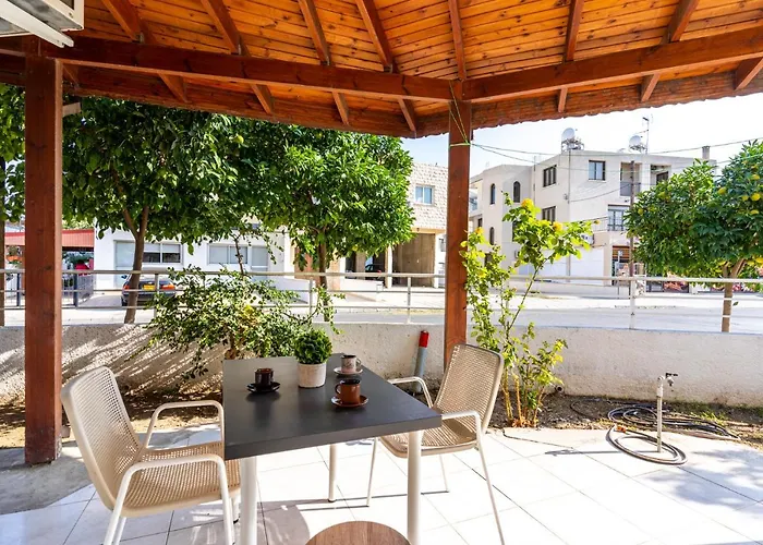 Lägenhet Azure 2-br W/terrace In *